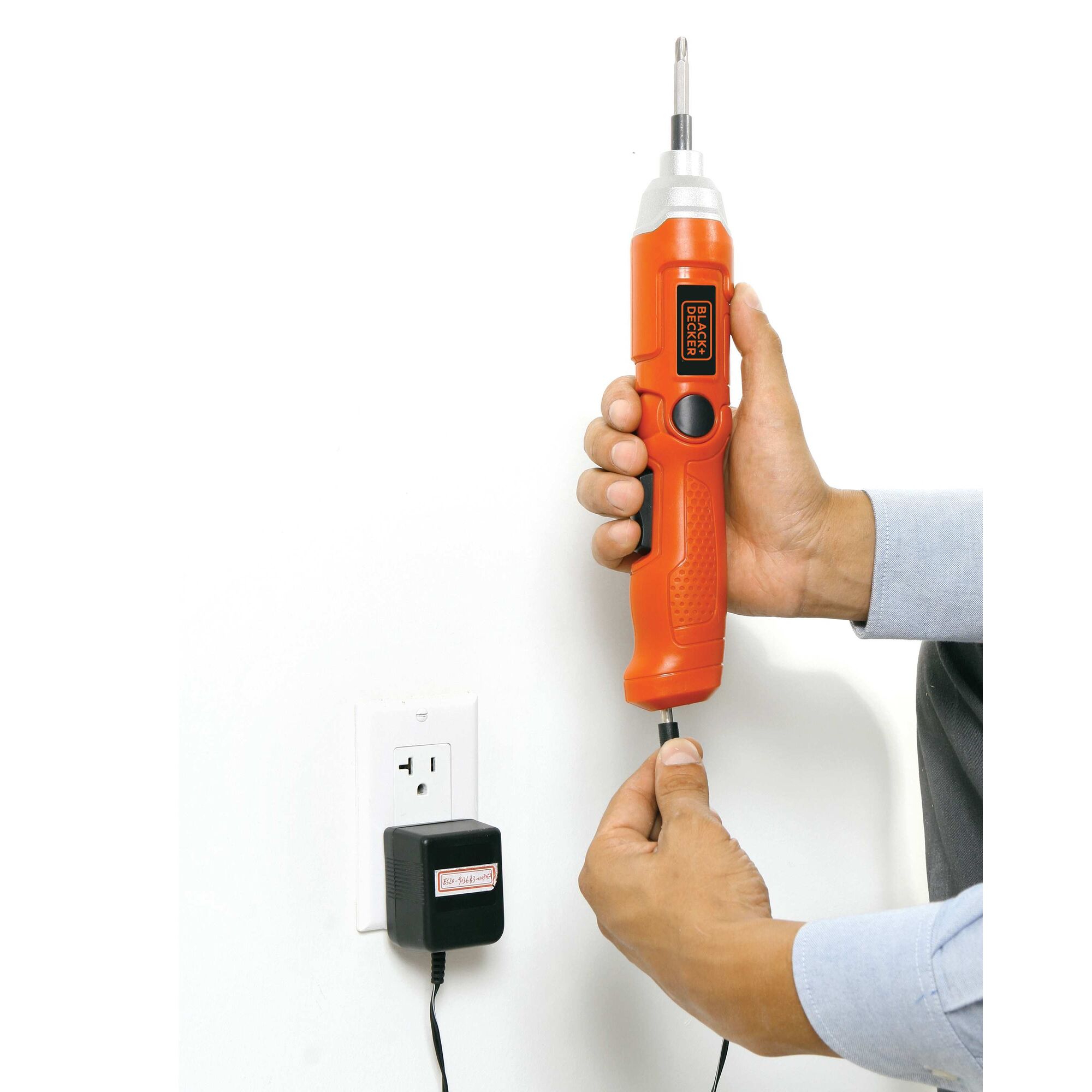 Cargador de destornillador online inalambrico black and decker