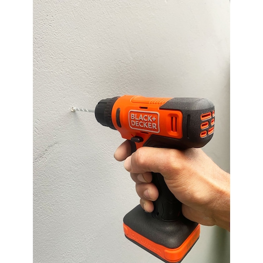 BCD712VHD Impact Drill Driver application image on concrete 